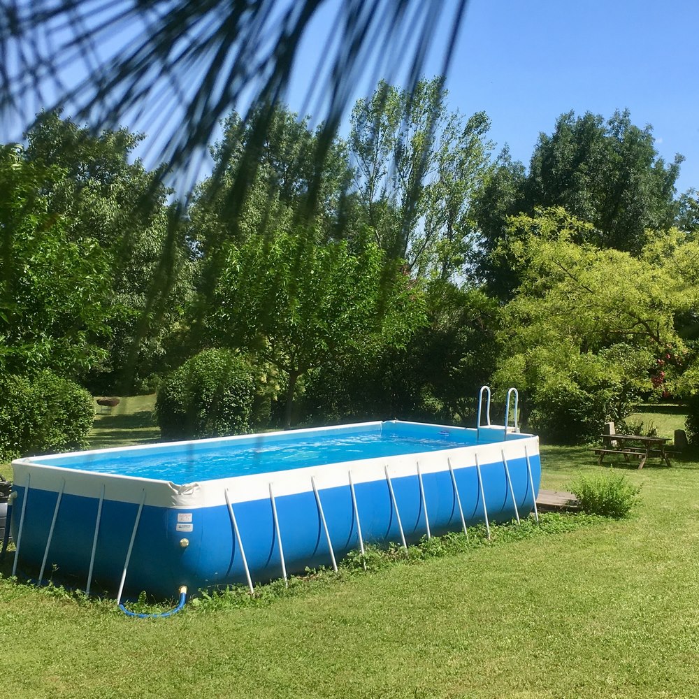 piscine hors sol et jardin de la maison d'hôtes proche d'Anduze