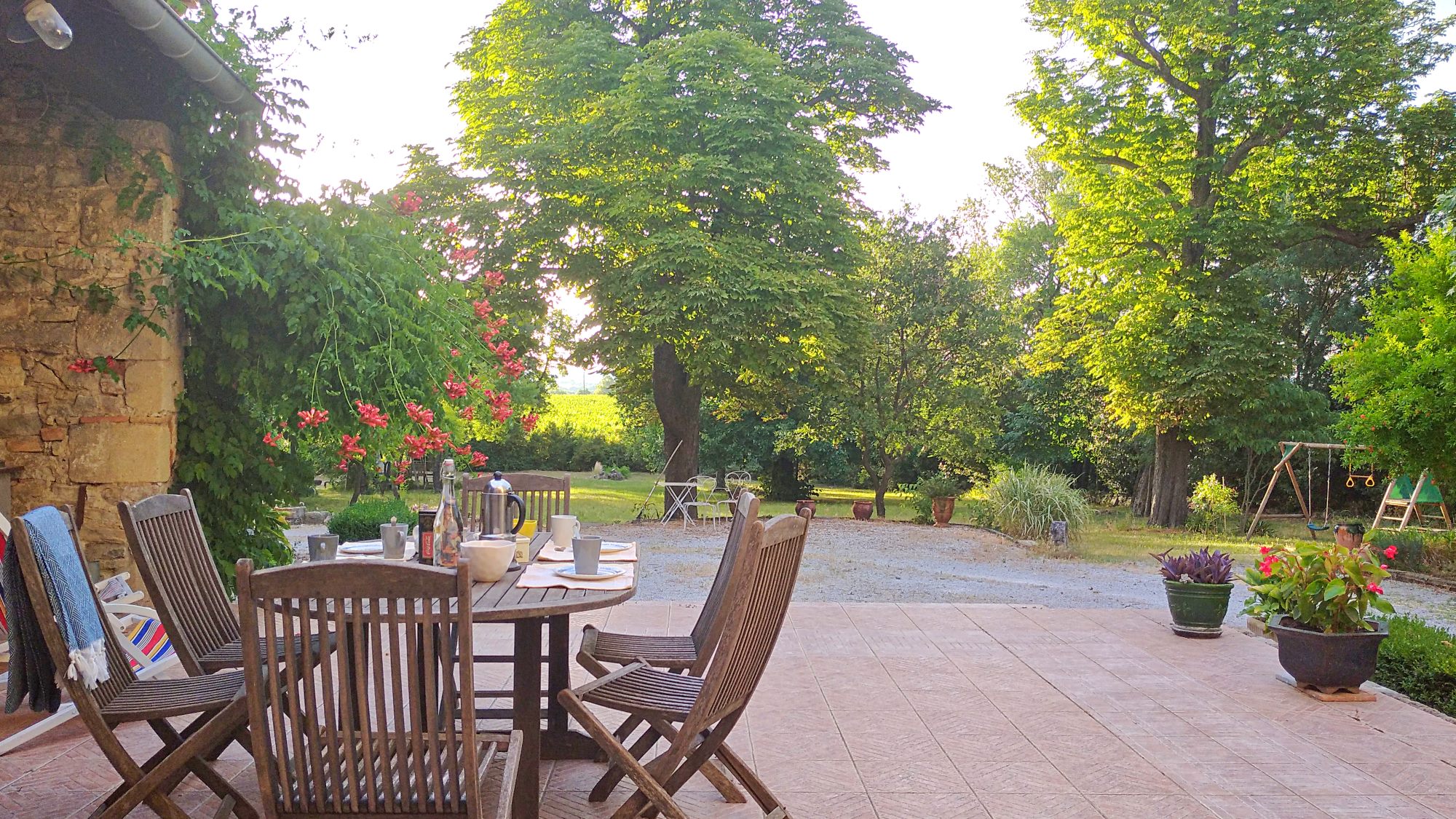 terrasse du gîte entre Anduze et le Pic Saint-Loup