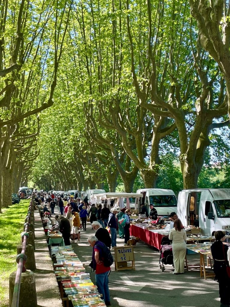 brocante et vide grenier à Sommières